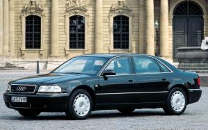 Audi A8 L 4.2 Quattro 1999 года